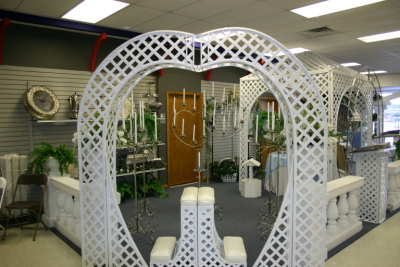 Lattice Heart Arch & Lattice Kneeling Bench