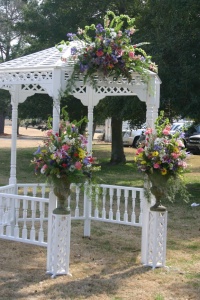 Mt Vernon wood gazebo w/16